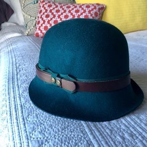 Goorin Bros beautiful teal hat w/ leather